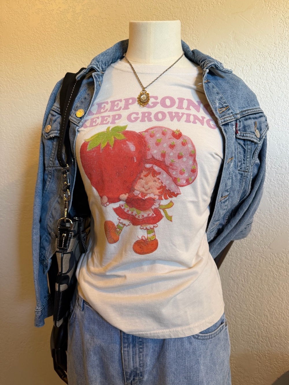 Strawberry Shortcake Graphic Tee “Keep Going Keep Growing” Size M Vintage Style